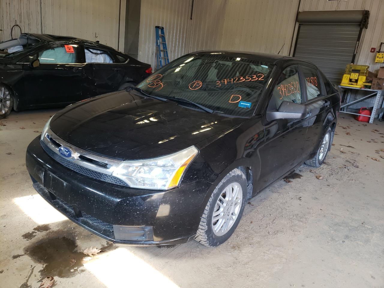 Photo 2 from auction – 2011 FORD FOCUS SE with VIN 1FAHP3FN8BW121111