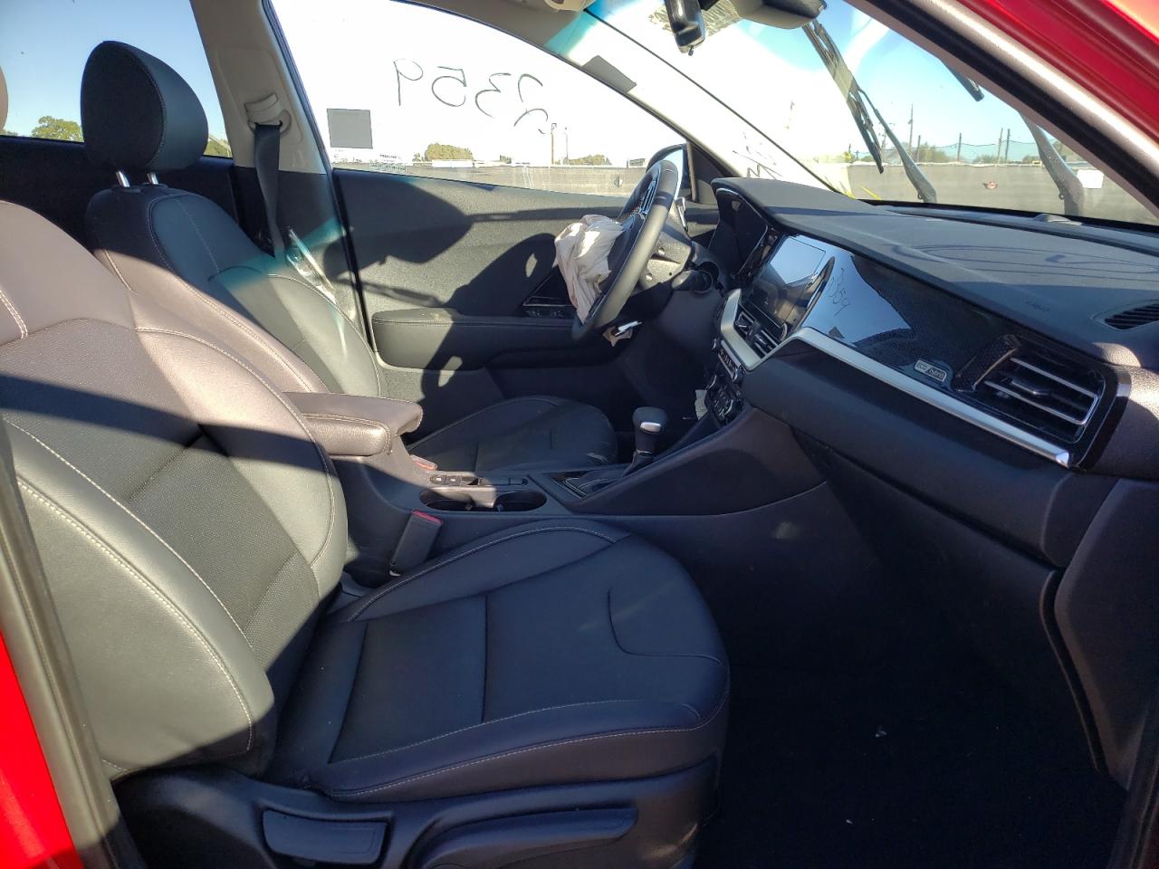 Photo 5 from auction – 2022 KIA NIRO TOURI with VIN KNDCC3LC8N5520792