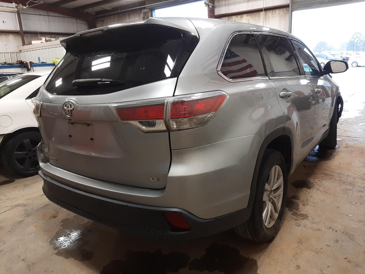 Photo 4 from auction – 2014 TOYOTA HIGHLANDER with VIN 5TDZKRFH1ES016392