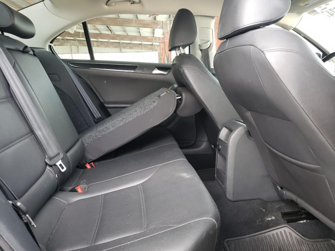 Photo 6 from auction – 2016 VOLKSWAGEN JETTA SEL with VIN 3VWL07AJ8GM237658
