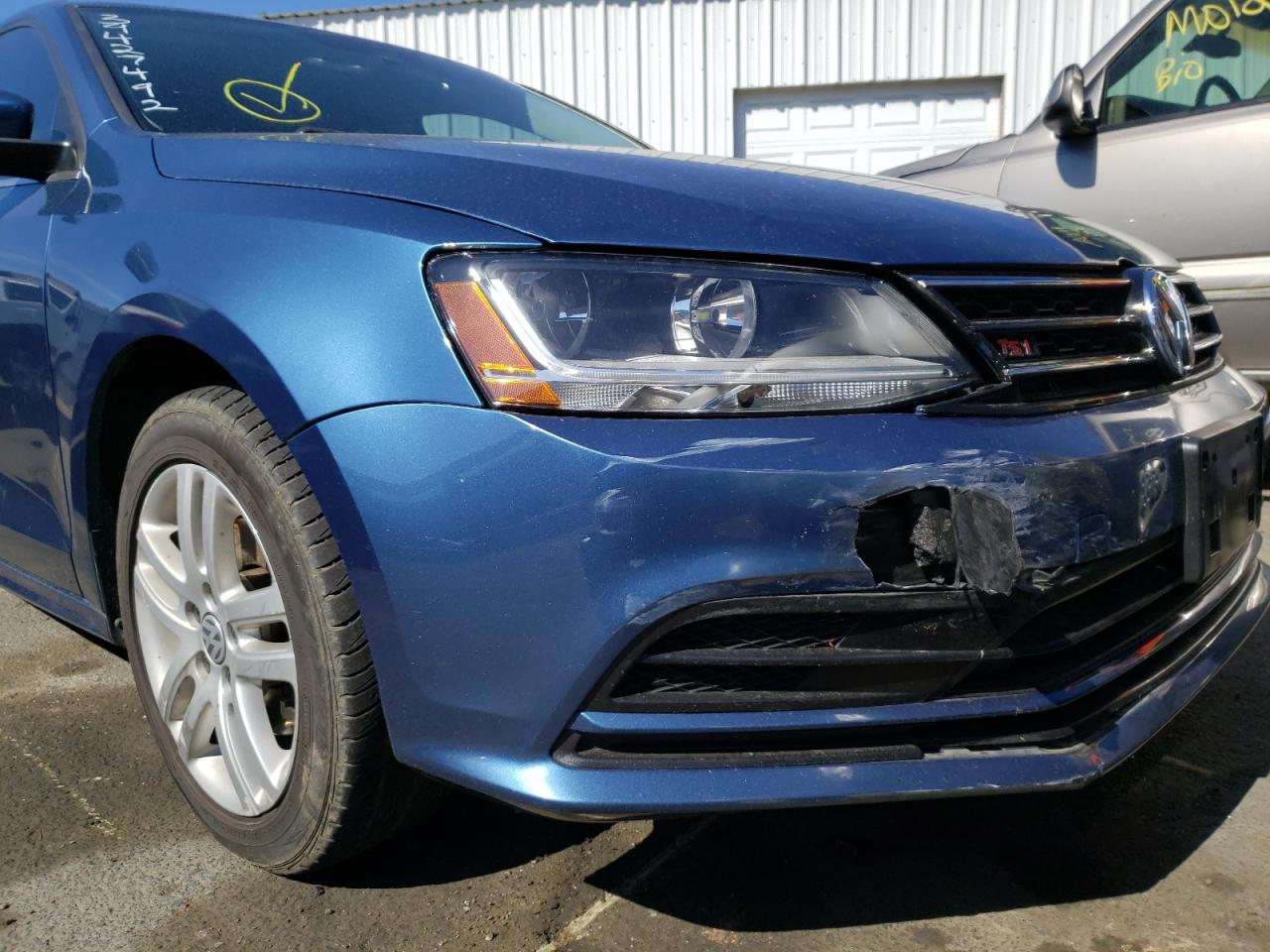 Photo 9 from auction – 2017 VOLKSWAGEN JETTA S with VIN 3VW2B7AJ8HM309790