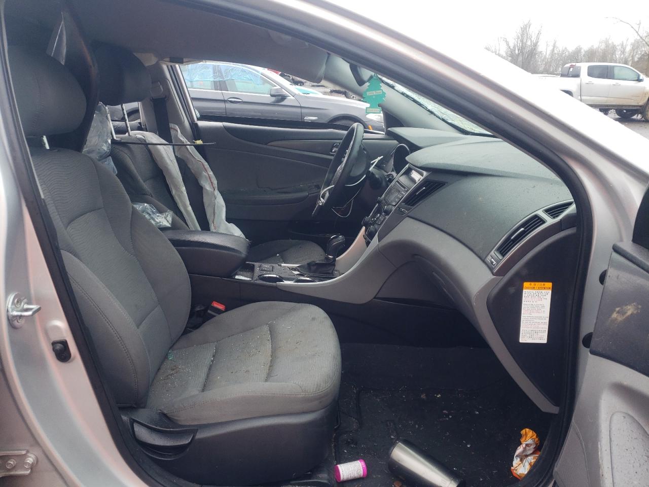 Photo 5 from auction – 2013 HYUNDAI SONATA HYB with VIN KMHEC4A49DA093148