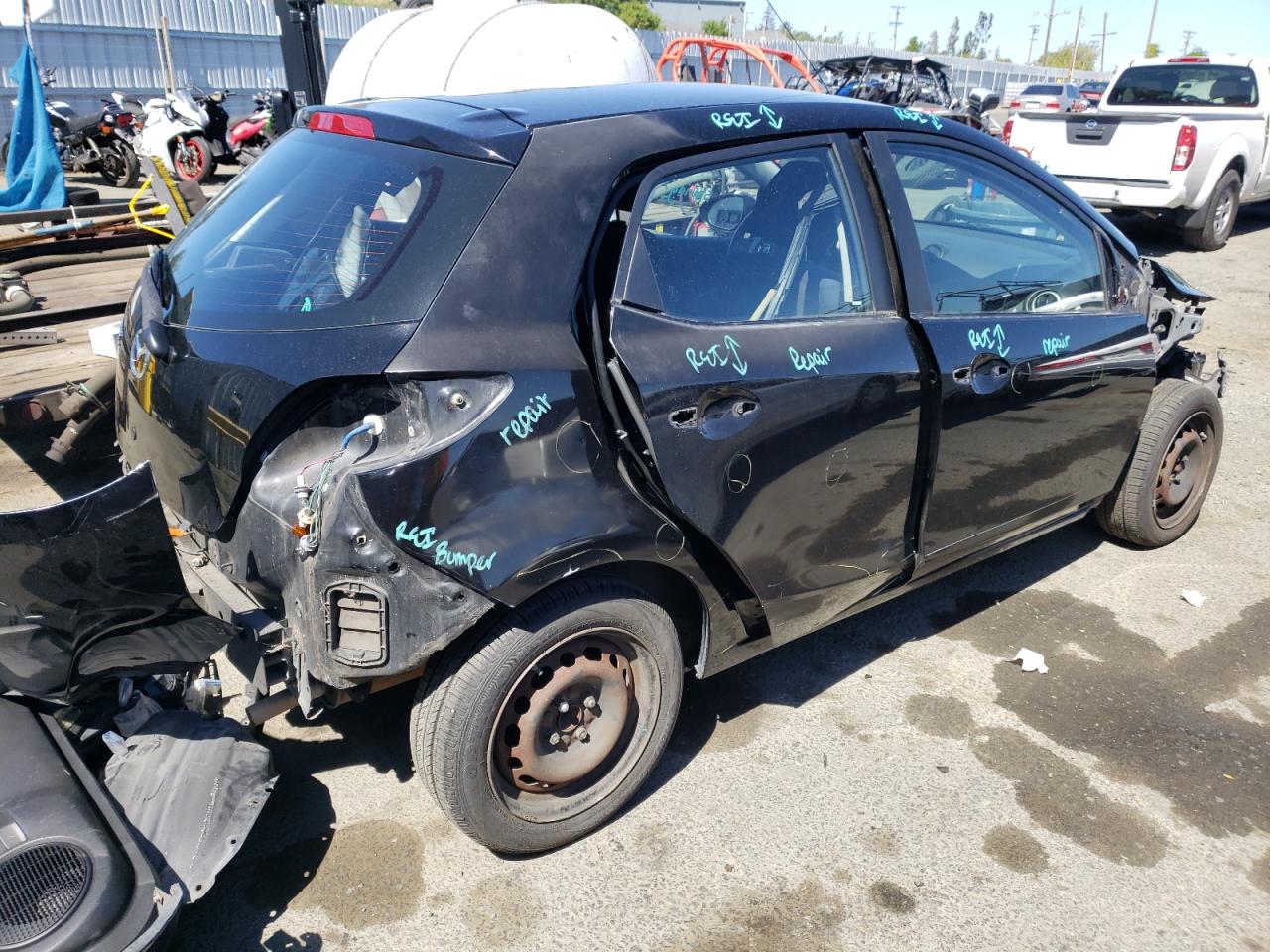 Photo 4 from auction – 2012 MAZDA MAZDA2 with VIN JM1DE1KZ1C0137649
