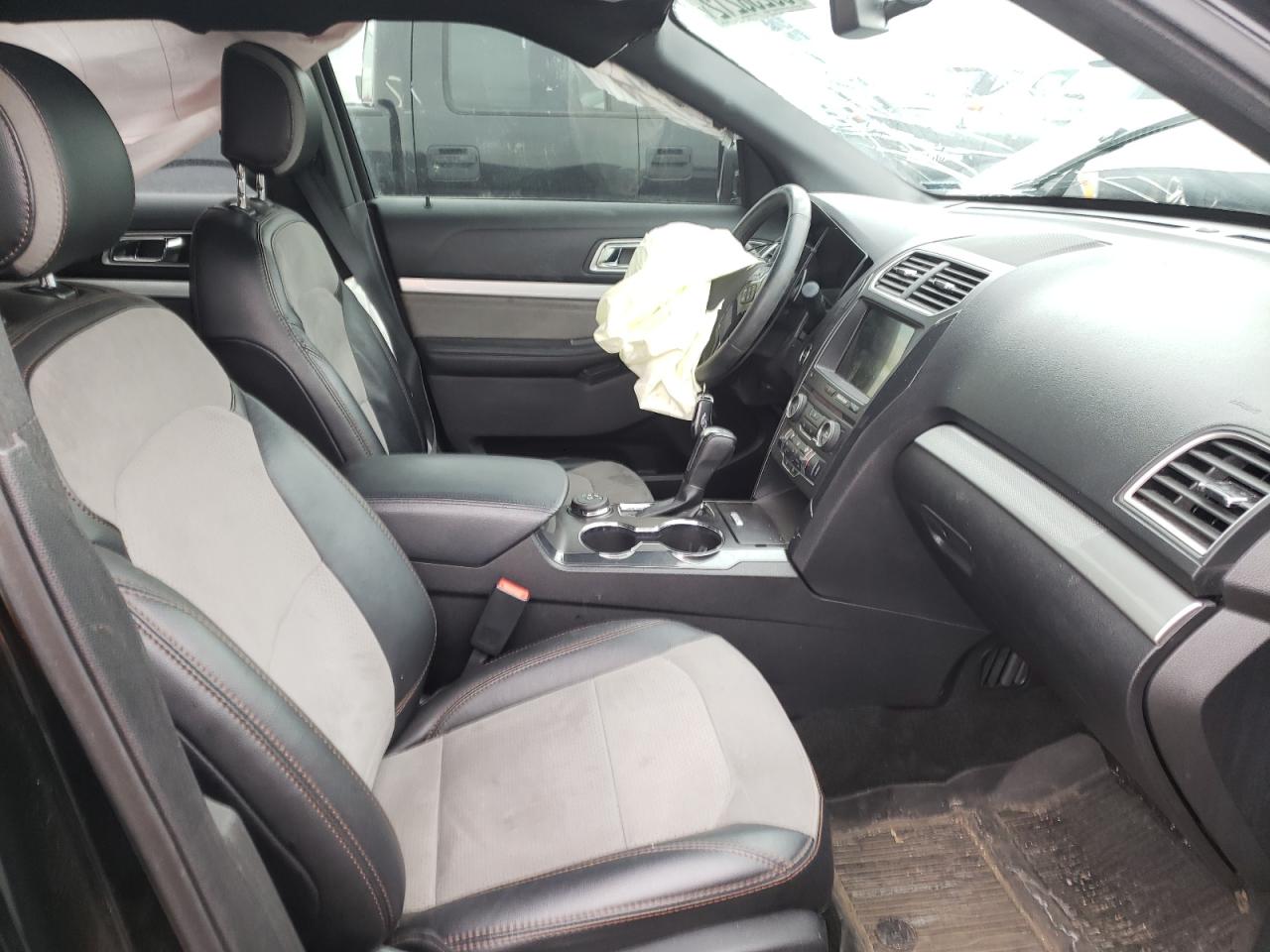Photo 5 from auction – 2017 FORD EXPLORER X with VIN 1FM5K8D8XHGD01968