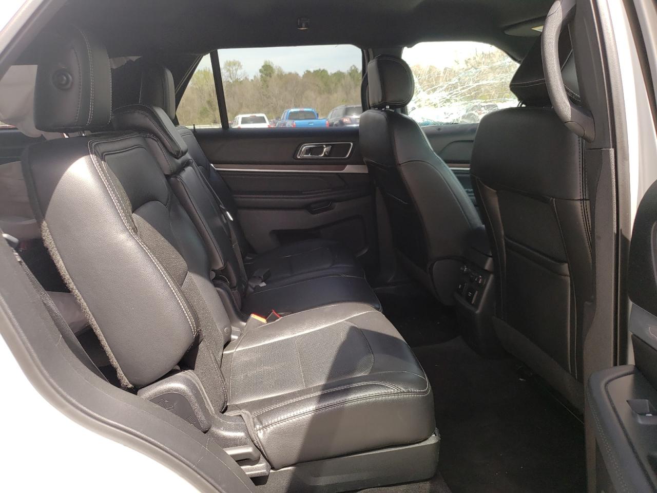 Photo 6 from auction – 2017 FORD EXPLORER L with VIN 1FM5K8F89HGA18247