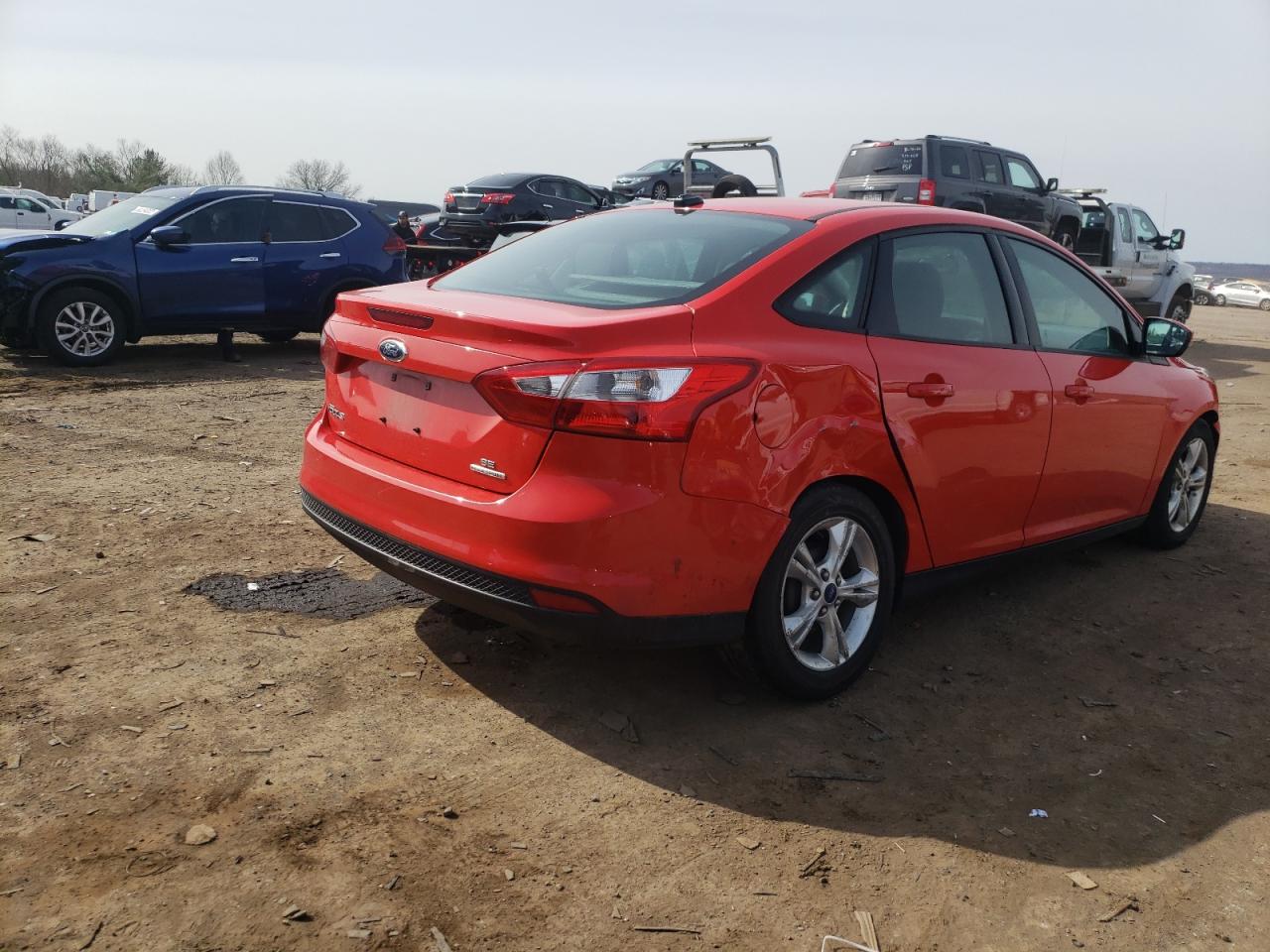 Photo 4 from auction – 2014 FORD FOCUS SE with VIN 1FADP3F22EL118067