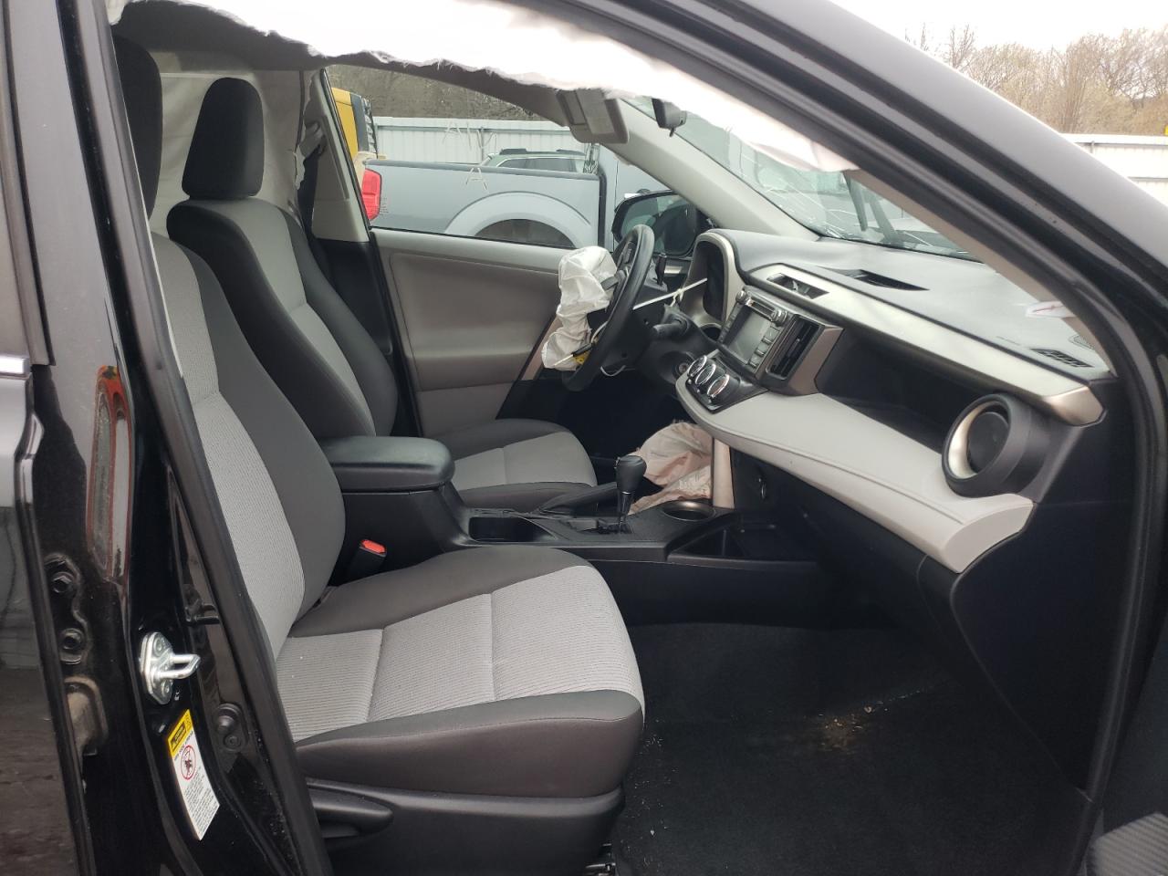 Photo 5 from auction – 2013 TOYOTA RAV4 LE with VIN 2T3ZFREV2DW008200