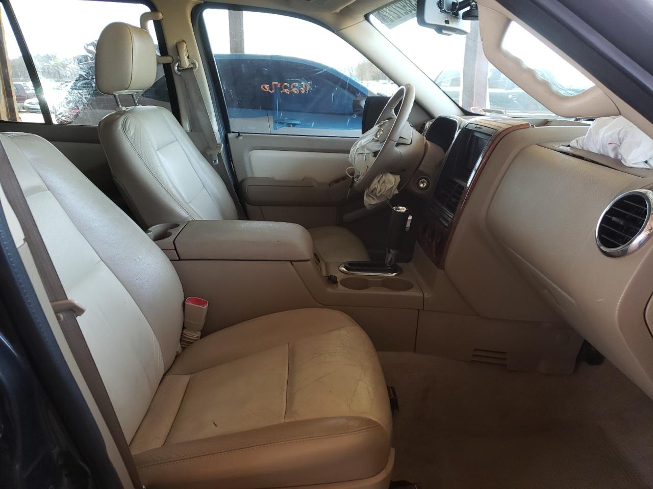 Photo 5 from auction – 2007 FORD EXPLORER E with VIN 1FMEU64E97UB26892