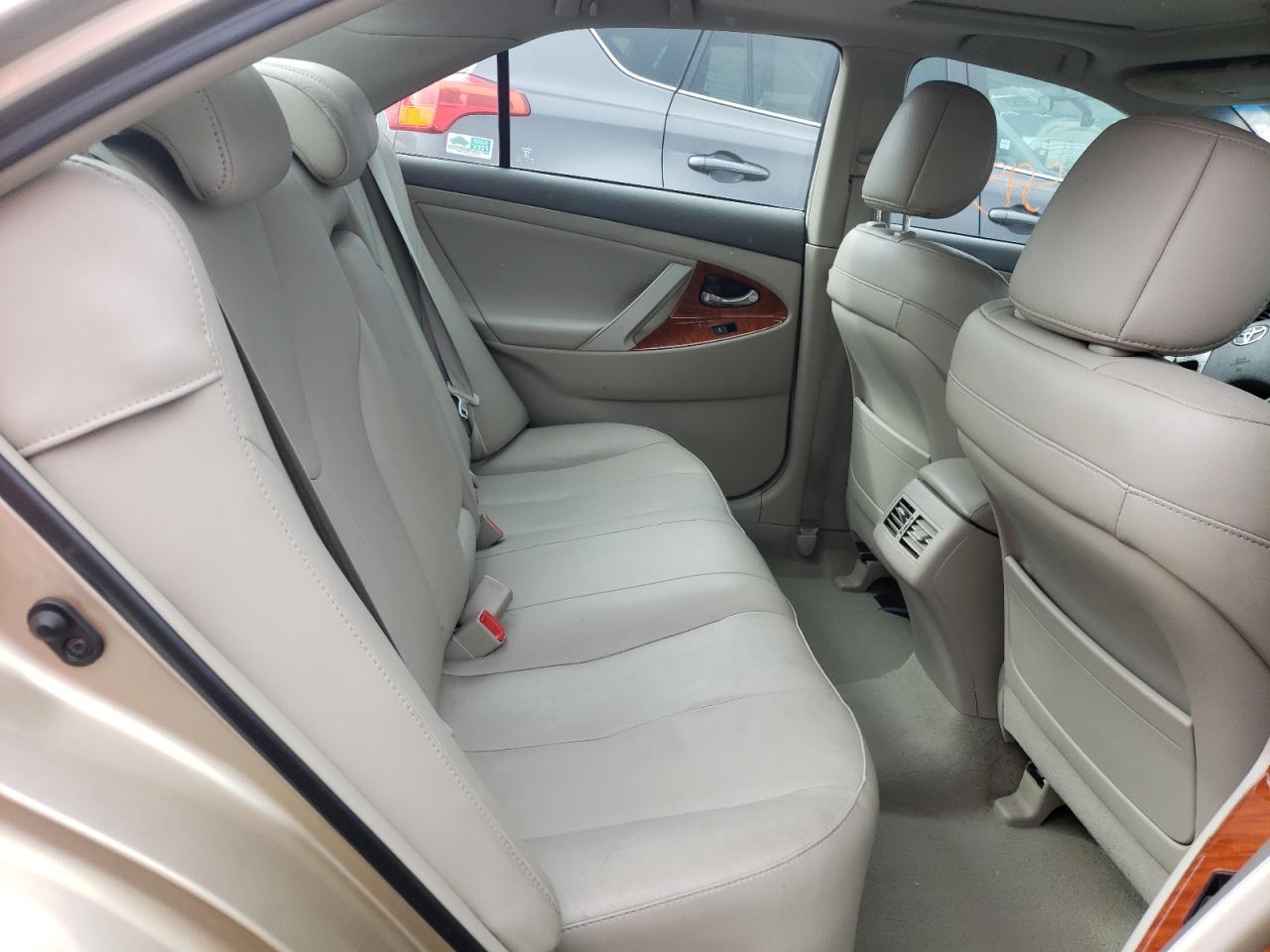 Photo 6 from auction – 2011 TOYOTA CAMRY HYBR with VIN 4T1BB3EKXBU138019