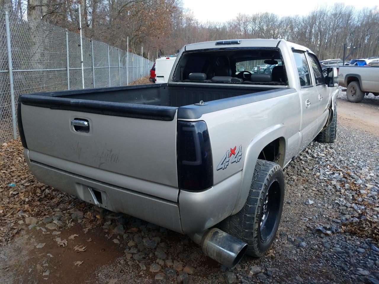 Photo 4 from auction – 2006 CHEVROLET SILVERADO with VIN 1GCHK23D36F184640