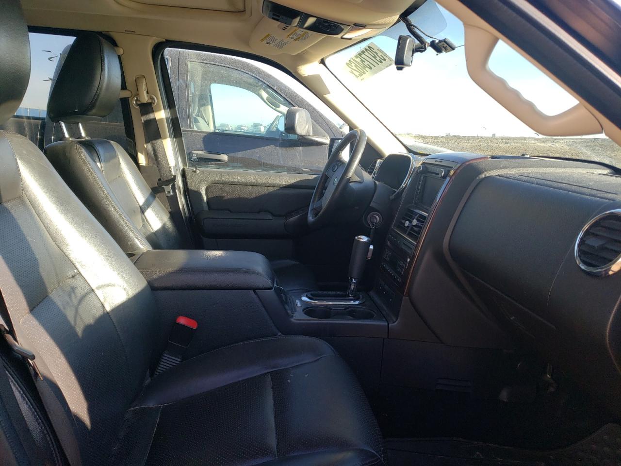 Photo 5 from auction – 2010 FORD EXPLORER L with VIN 1FMEU8F81AUA53608