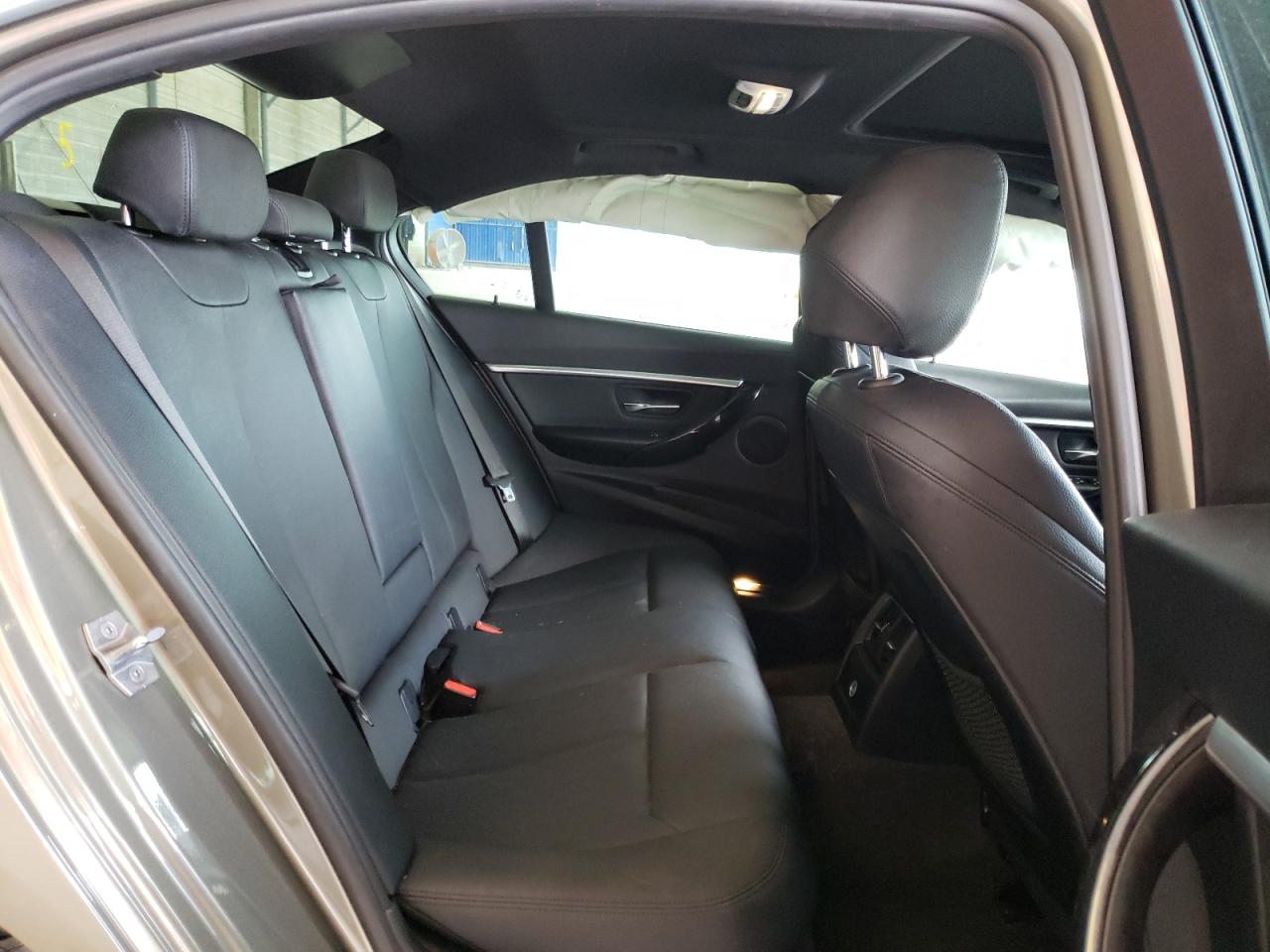 Photo 6 from auction – 2017 BMW 330 I with VIN WBA8B9G31HNU56599