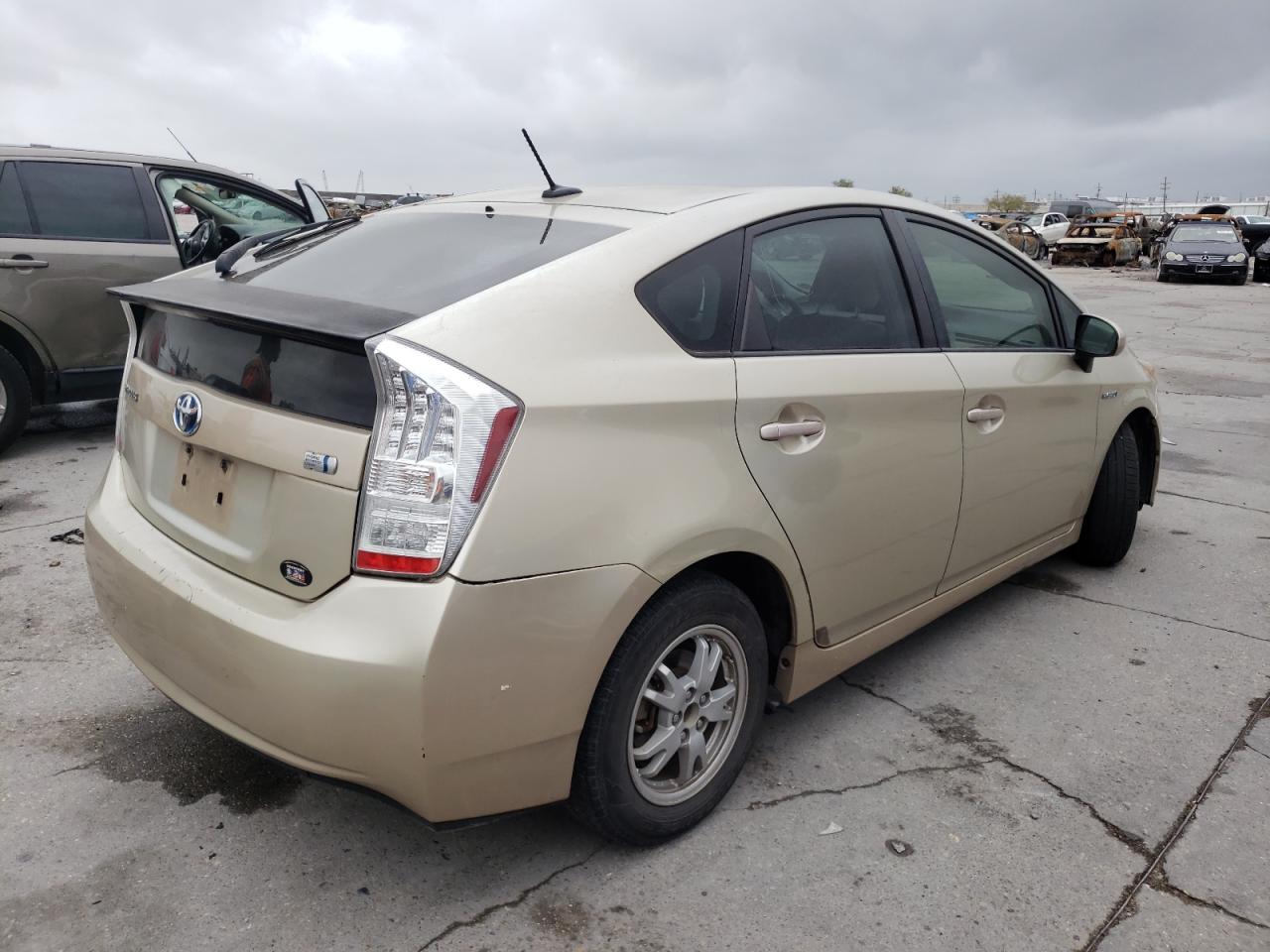 Photo 4 from auction – 2011 TOYOTA PRIUS with VIN JTDKN3DU3B0296935