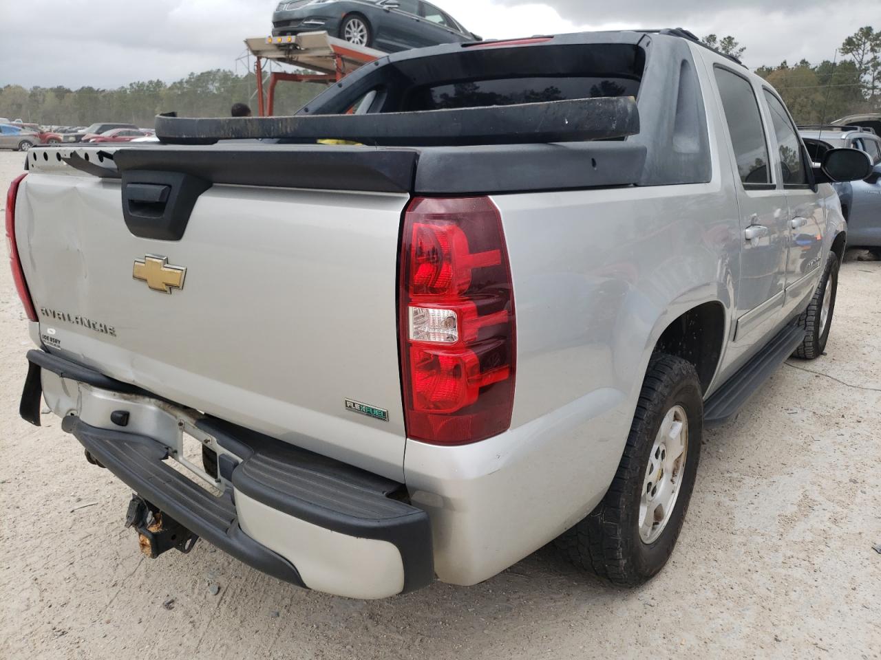 Photo 4 from auction – 2011 CHEVROLET AVALANCHE with VIN 3GNTKEE31BG140460