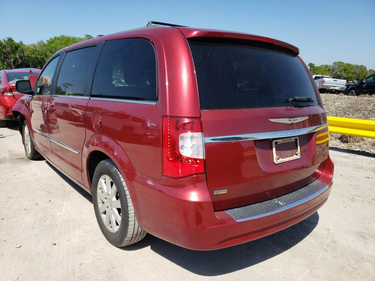 Photo 3 from auction – 2016 CHRYSLER TOWN & COU with VIN 2C4RC1BG7GR156227