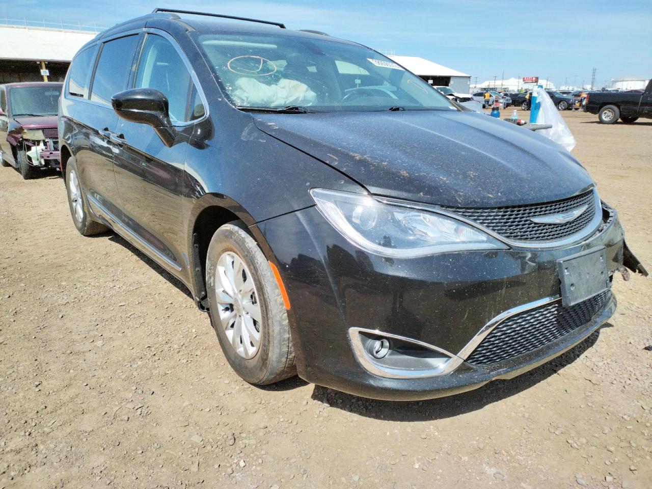 CHRYSLER PACIFICA T 2018 مع رقم تعريف المركبة 2C4RC1BG4JR216956 - صورة من المزاد