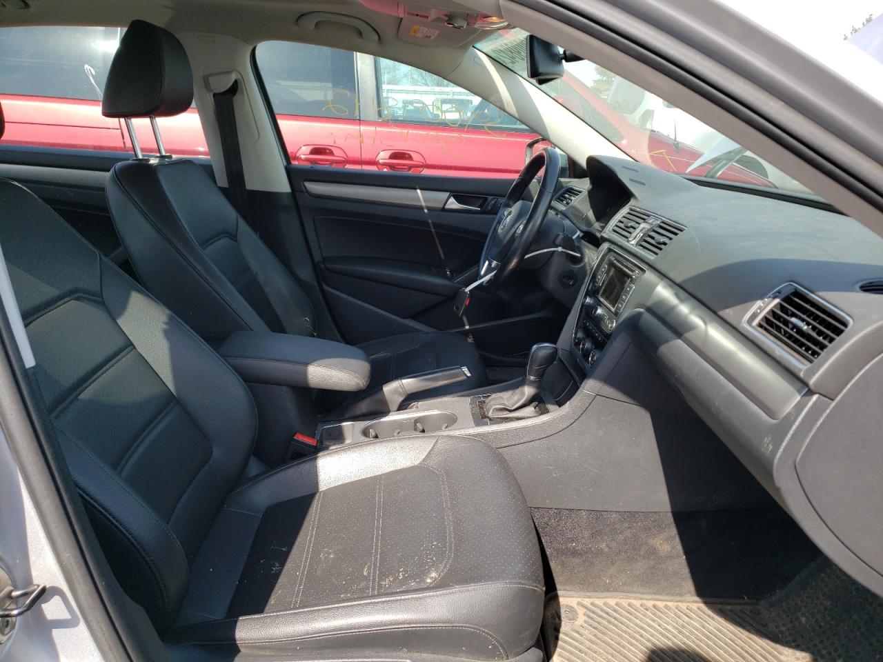 Photo 5 from auction – 2014 VOLKSWAGEN PASSAT SE with VIN 1VWBS7A34EC052383