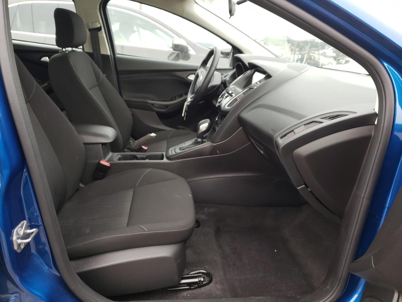 Photo 5 from auction – 2018 FORD FOCUS SEL with VIN 1FADP3M22JL228498