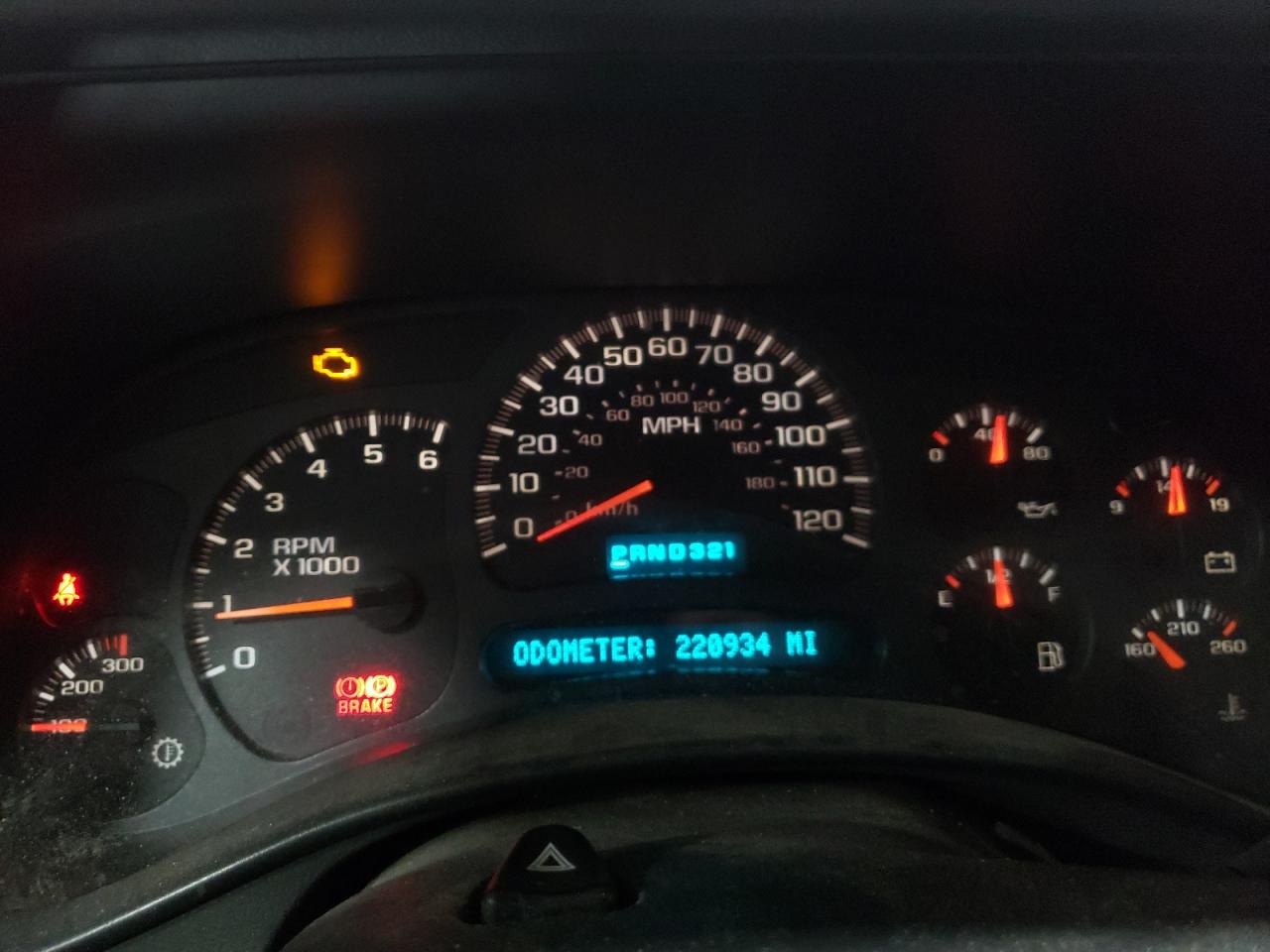 Photo 8 from auction – 2003 CHEVROLET SILVERADO with VIN 1GCGK13U03F148325