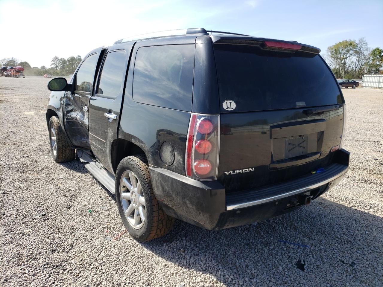 Photo 3 from auction – 2007 GMC YUKON DENA with VIN 1GKFK63827J381383