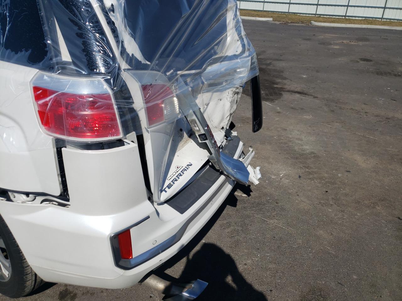 Photo 9 from auction – 2017 GMC TERRAIN DE with VIN 2GKFLVE31H6207151