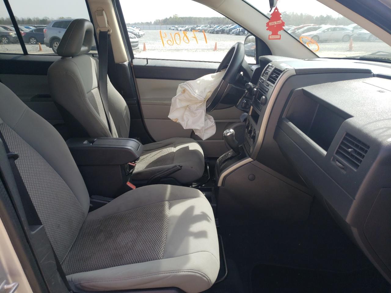 Photo 5 from auction – 2007 JEEP COMPASS with VIN 1J8FT470X7D261209