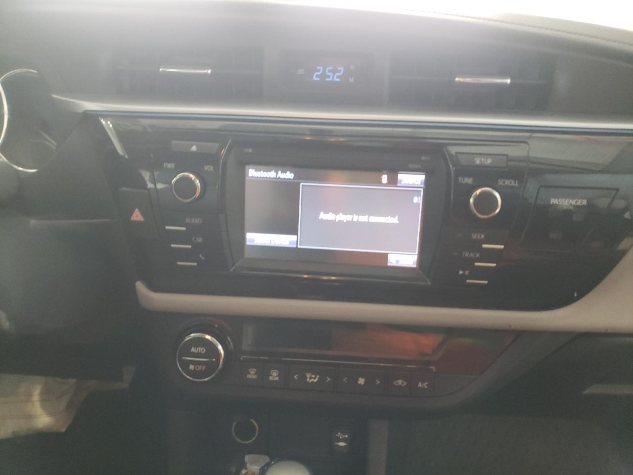 Foto 9 de la subasta – 2016 TOYOTA COROLLA L con VIN 5YFBURHE2GP456941