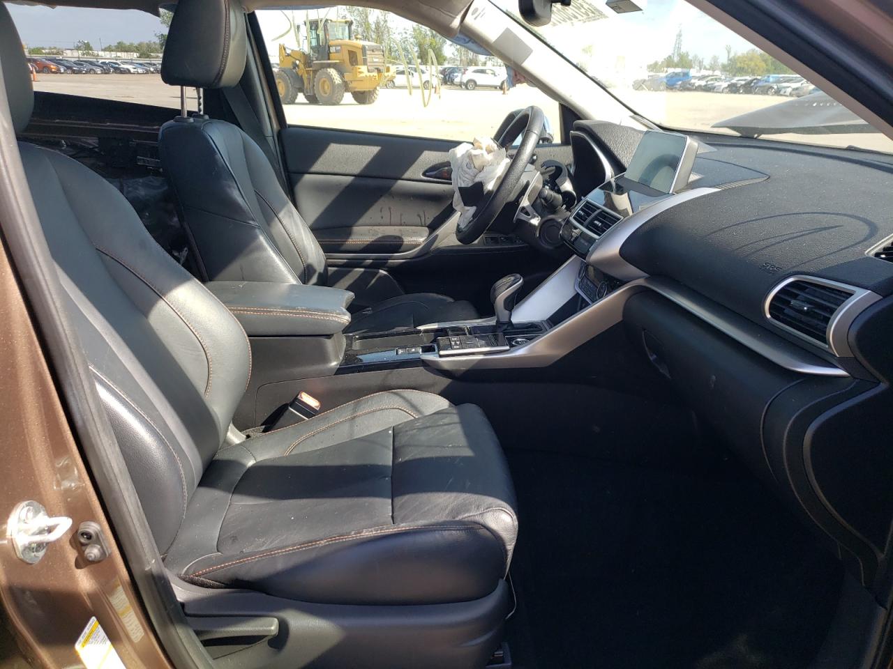Photo 5 from auction – 2018 MITSUBISHI ECLIPSE CR with VIN JA4AT5AA6JZ044494
