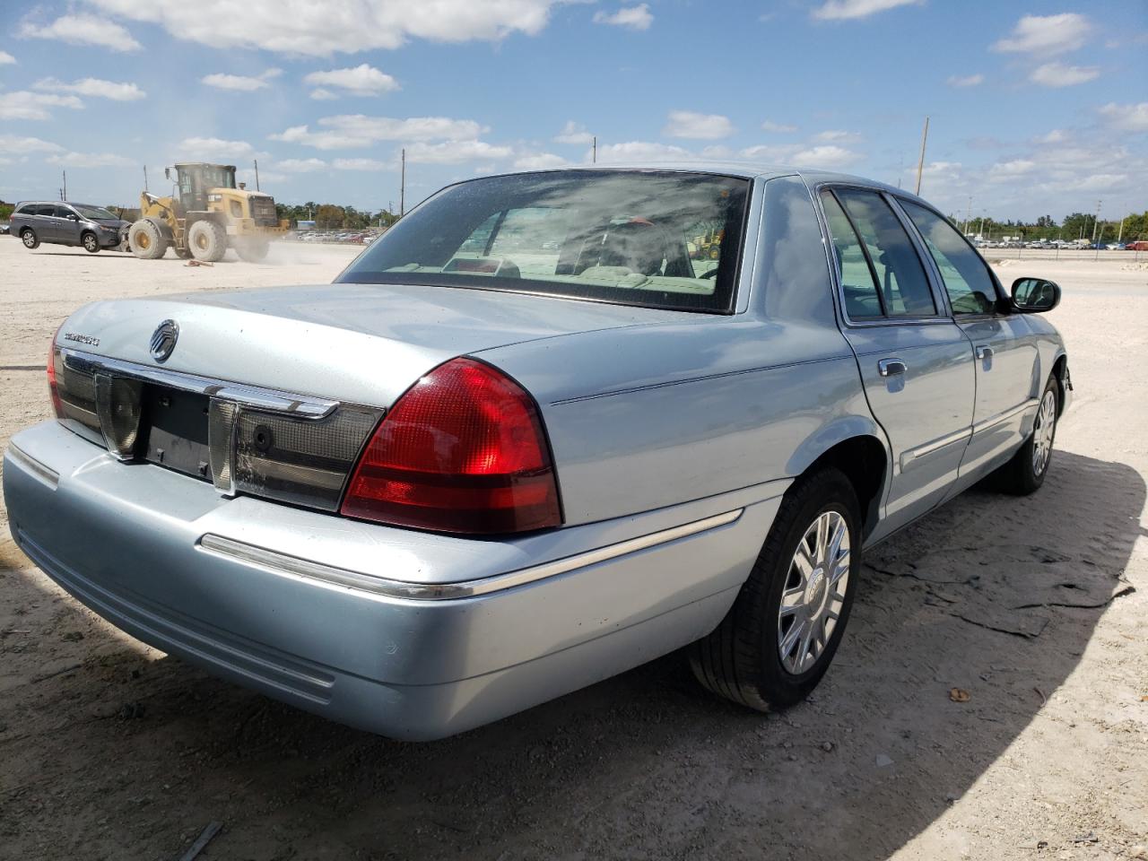 Photo 4 from auction – 2008 MERCURY GRAND MARQ with VIN 2MEFM74V38X600603