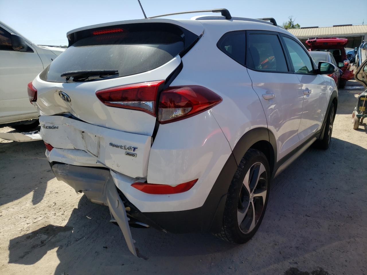 Photo 4 from auction – 2017 HYUNDAI TUCSON LIM with VIN KM8J3CA25HU313686