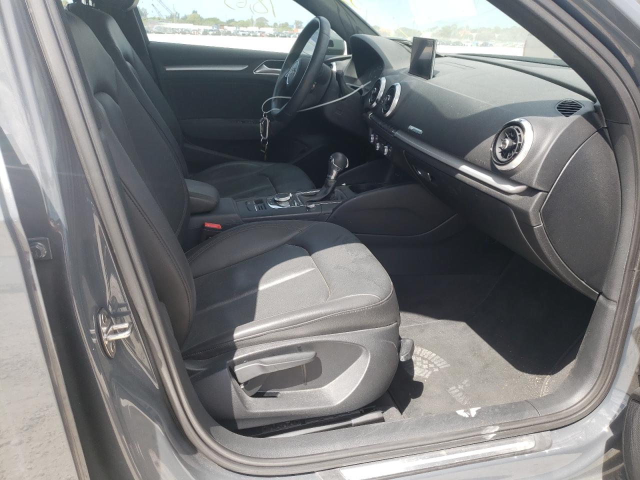 Photo 5 from auction – 2019 AUDI A3 PREMIUM with VIN WAUAUGFF2KA085365