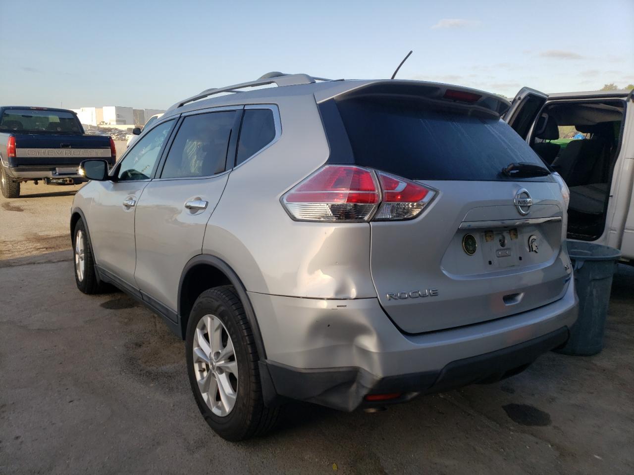 Photo 3 from auction – 2014 NISSAN ROGUE S with VIN 5N1AT2MT0EC862874