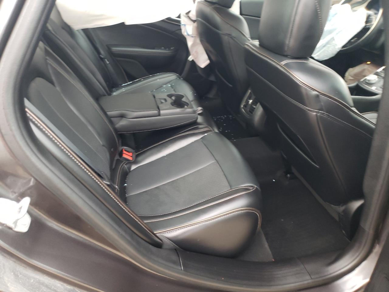 Photo 6 from auction – 2016 CHRYSLER 200 C with VIN 1C3CCCEGXGN123091