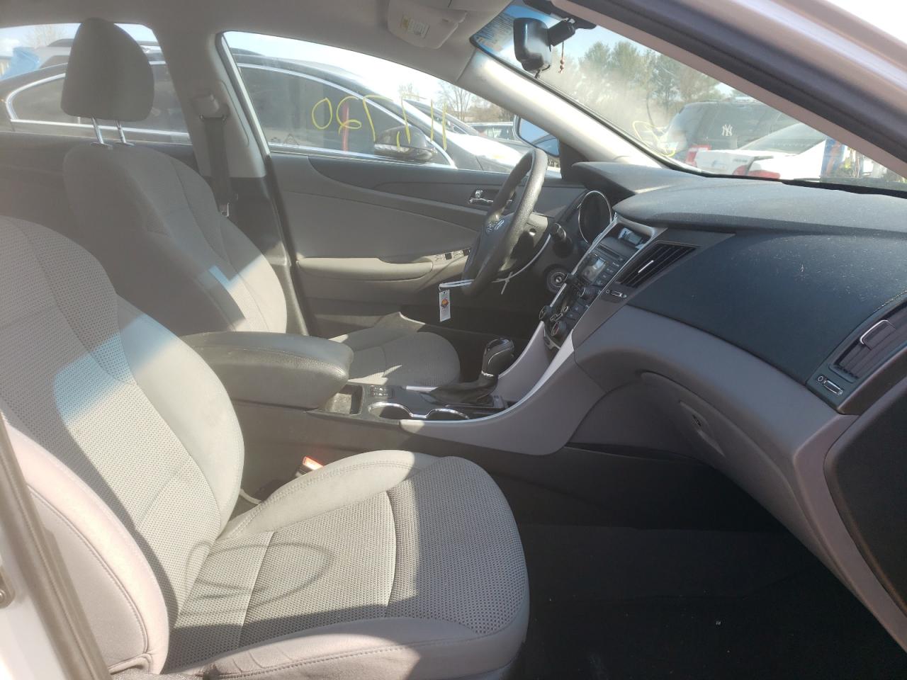Photo 5 from auction – 2013 HYUNDAI SONATA with VIN 5NPEB4AC2DH783153