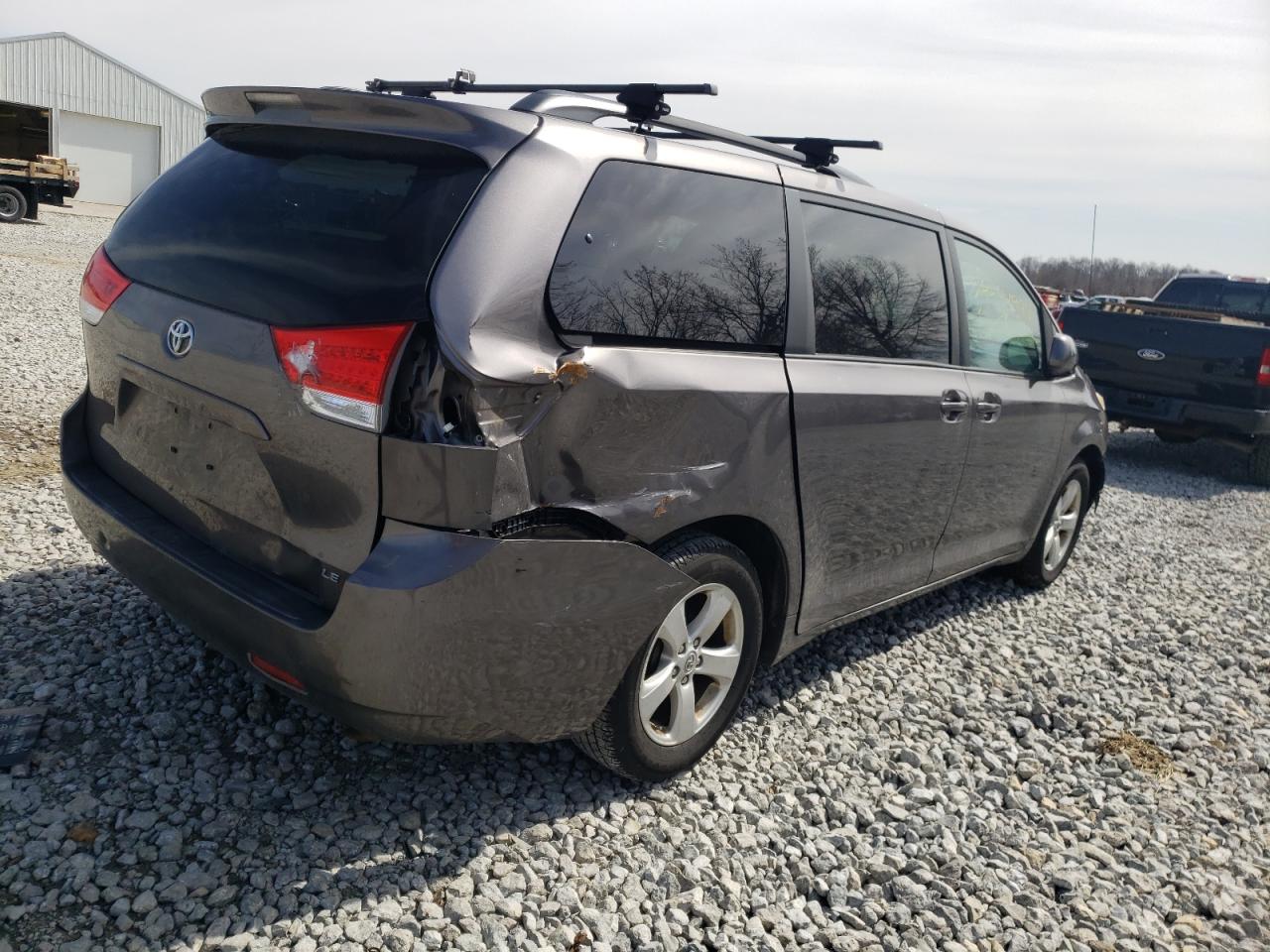 Photo 4 from auction – 2011 TOYOTA SIENNA LE with VIN 5TDKK3DC7BS122217