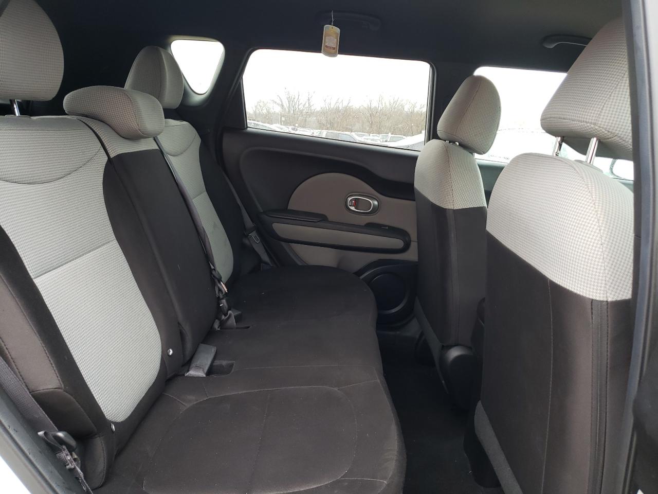 Photo 6 from auction – 2017 KIA SOUL with VIN KNDJN2A27H7464066