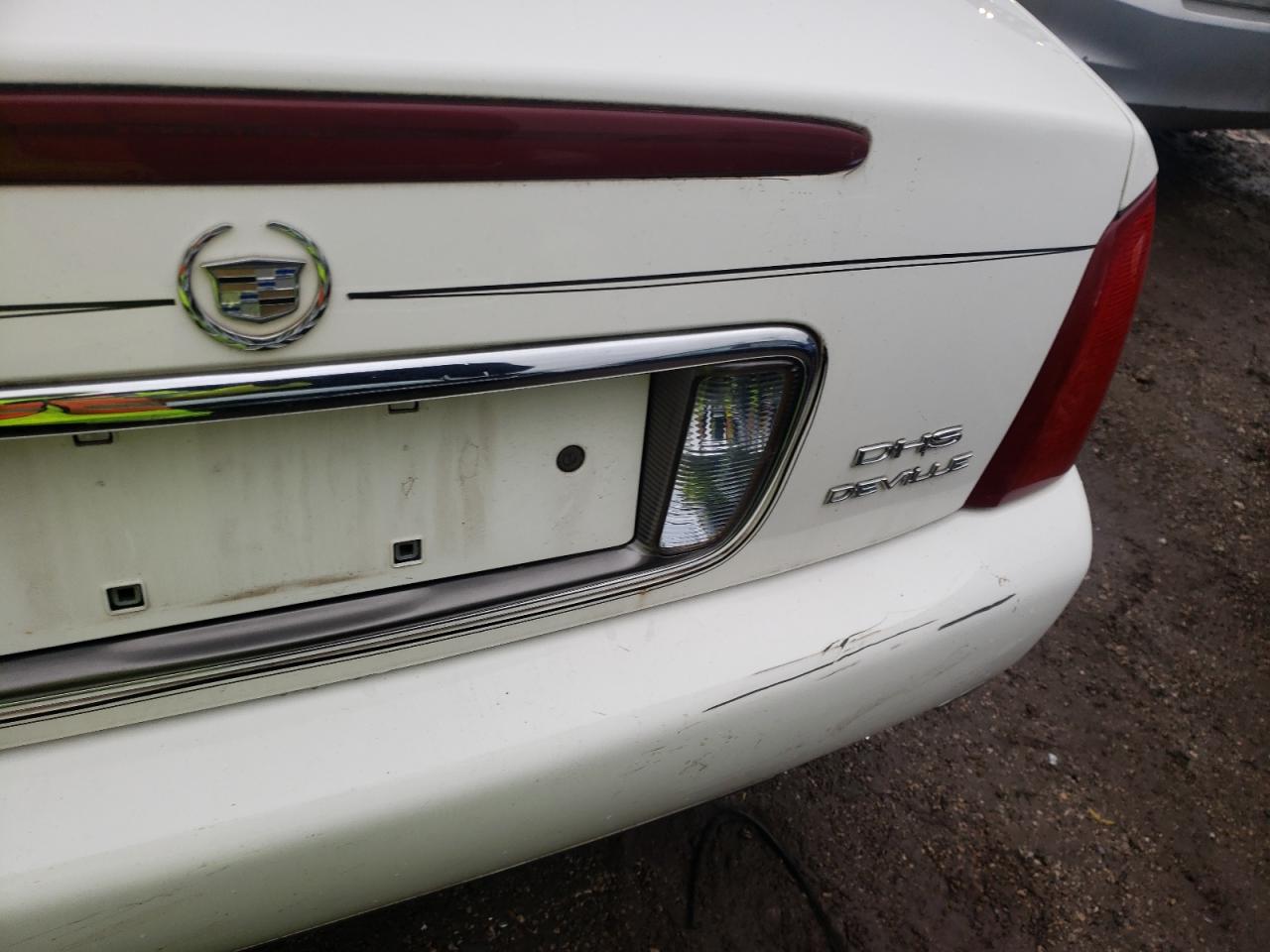 Photo 9 from auction – 2004 CADILLAC DEVILLE with VIN 1G6KD54Y04U110994