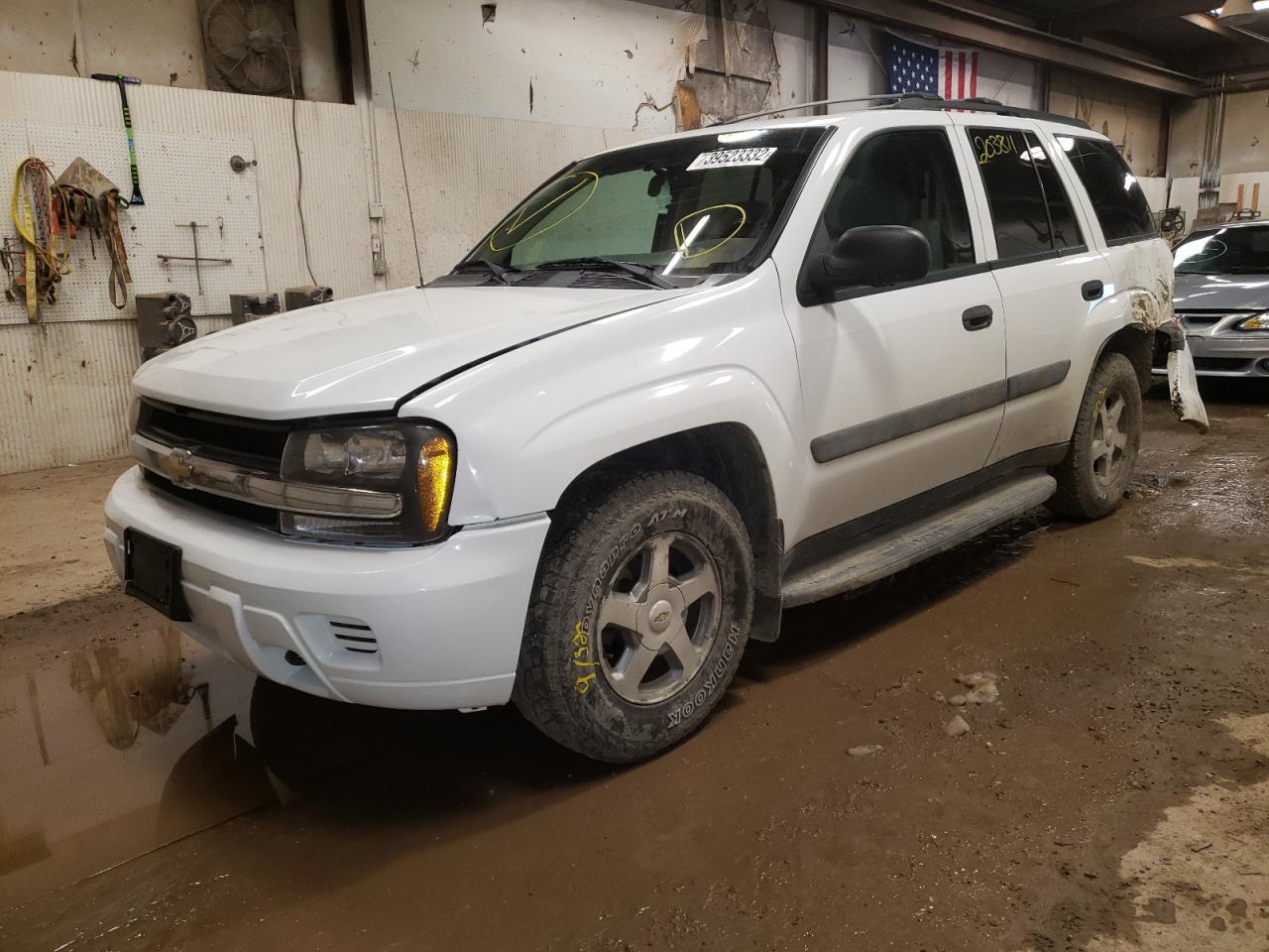 Photo 2 from auction – 2005 CHEVROLET TRAILBLAZE with VIN 1GNDT13S452238822
