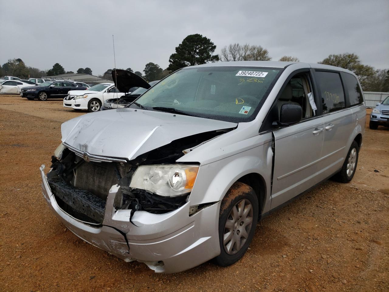 Photo 2 from auction – 2010 CHRYSLER TOWN & COU with VIN 2A4RR4DE1AR178236
