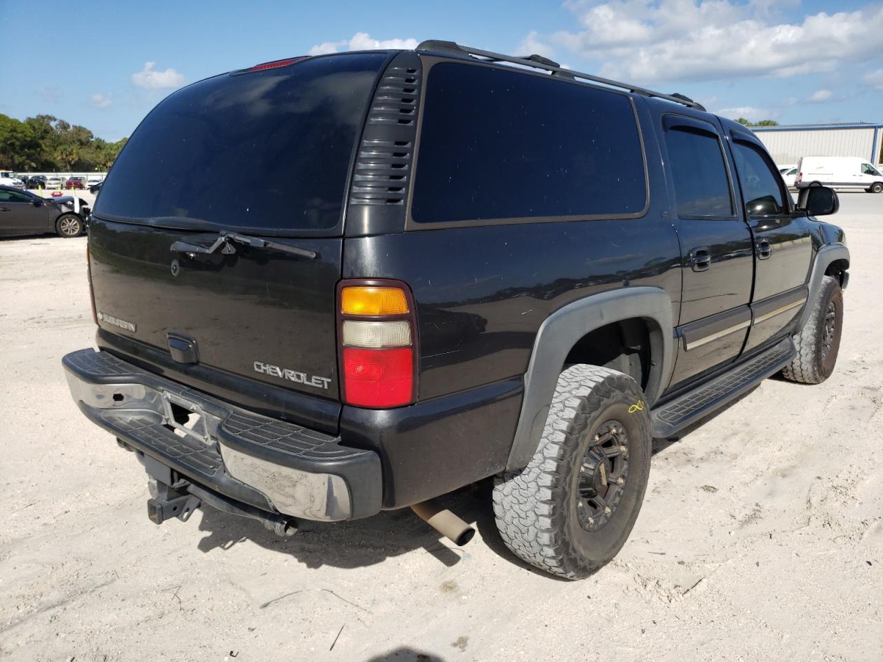 Photo 4 from auction – 2004 CHEVROLET SUBURBAN K with VIN 3GNFK16T74G285428