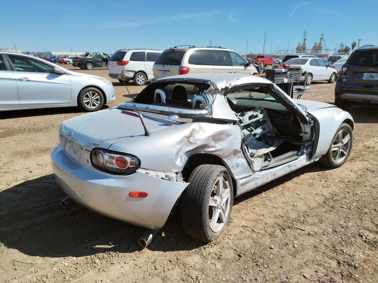 Photo 4 from auction – 2006 MAZDA MX-5 MIATA with VIN JM1NC25F260102897