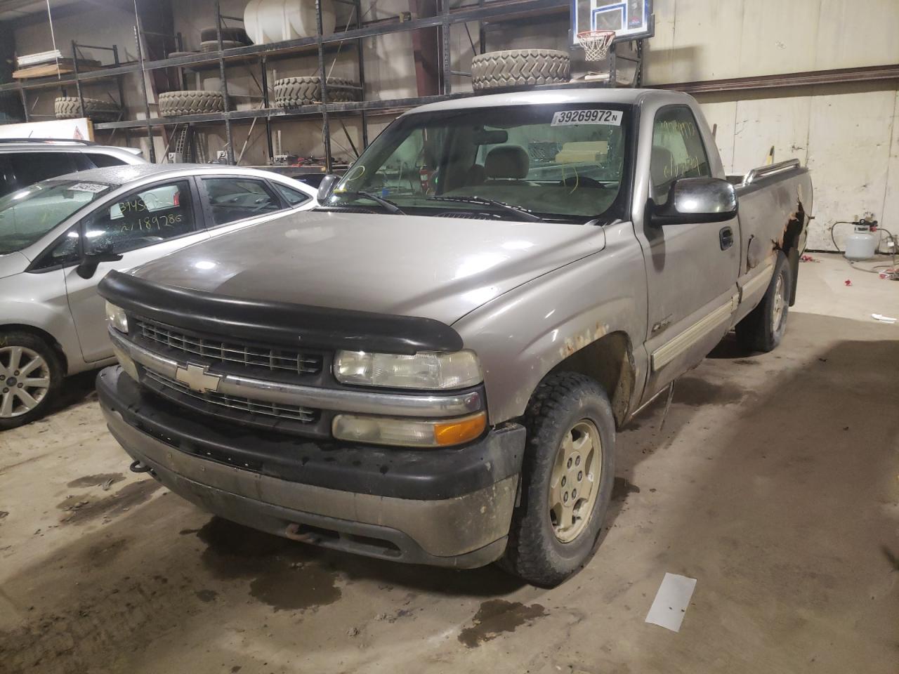 Photo 2 from auction – 2002 CHEVROLET SILVERADO with VIN 1GCEK14VX2Z244507