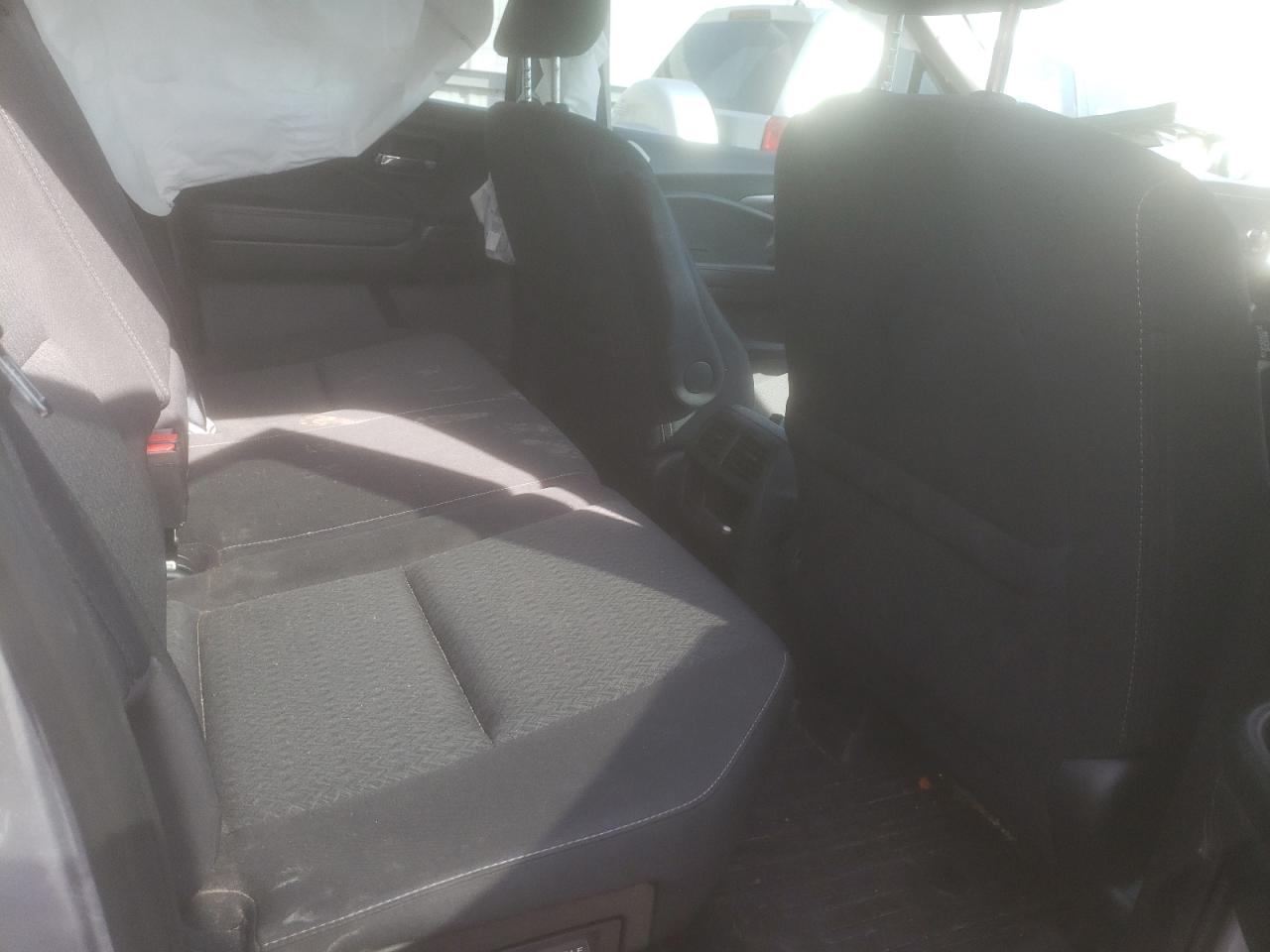 Photo 6 from auction – 2019 HONDA RIDGELINE with VIN 5FPYK3F17KB045303