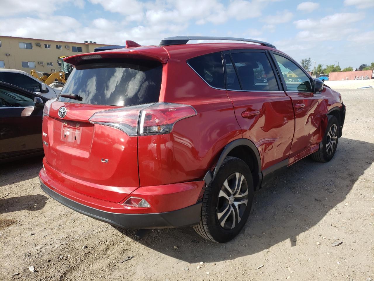 Photo 4 from auction – 2017 TOYOTA RAV4 LE with VIN JTMZFREV7HJ132743