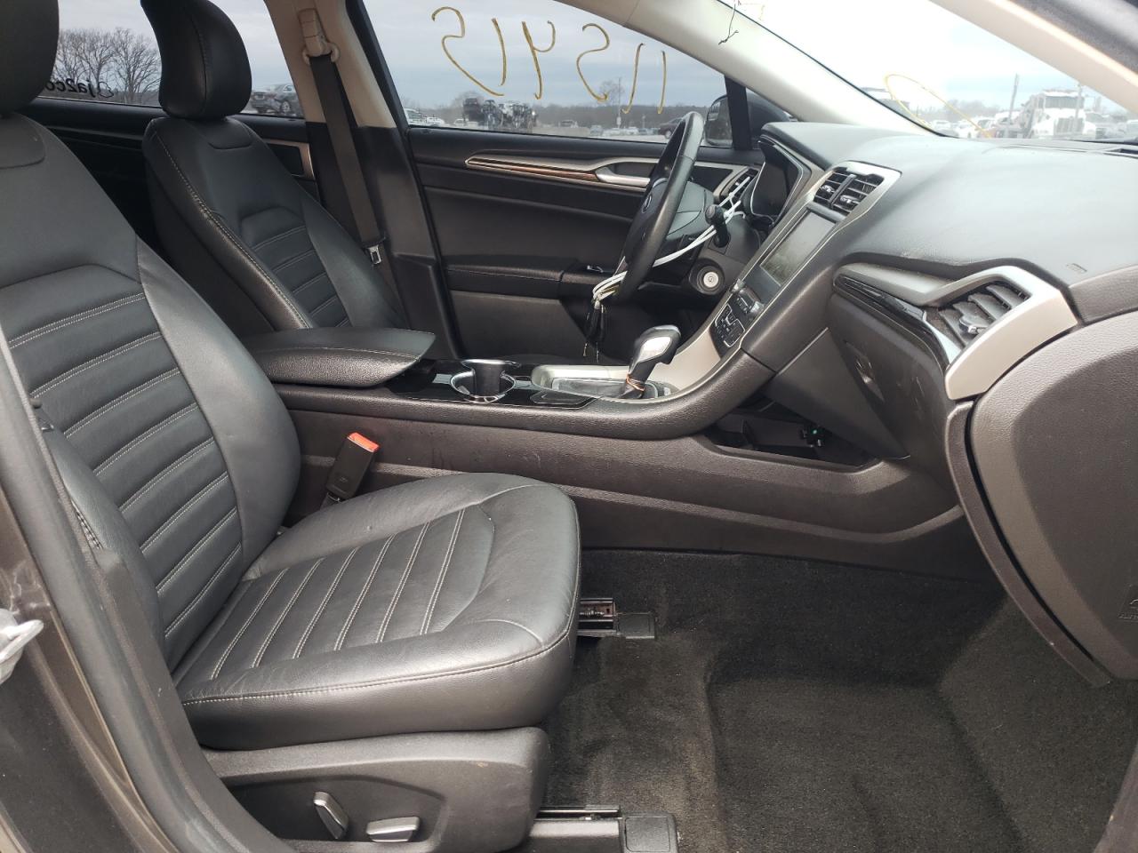 Photo 5 from auction – 2016 FORD FUSION SE with VIN 3FA6P0H97GR338021