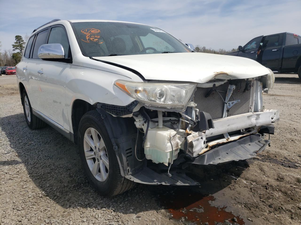 TOYOTA HIGHLANDER 2011 with VIN 5TDZK3EH6BS033425 - Photo from auction