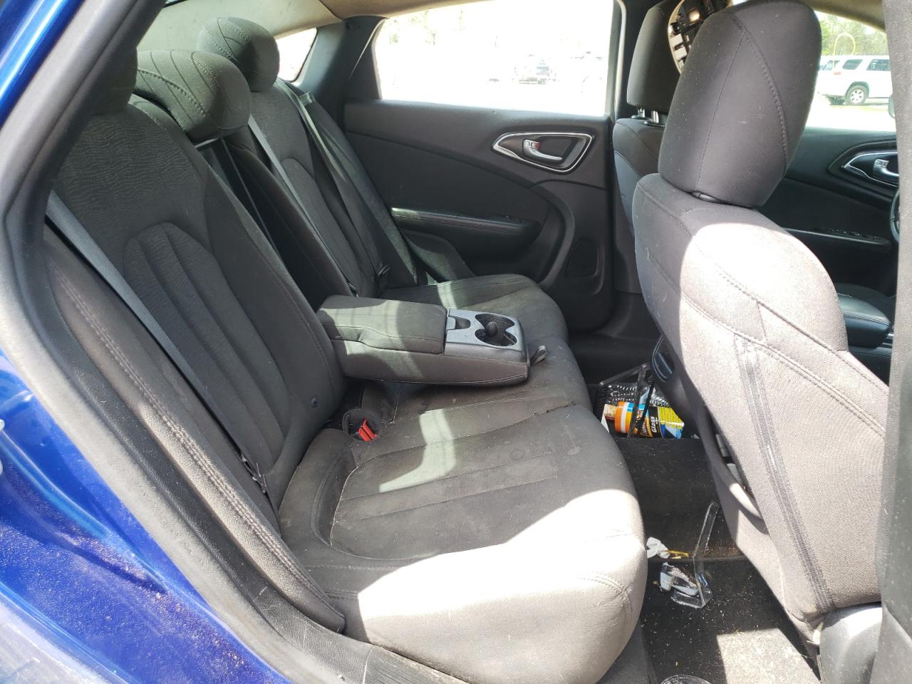 Photo 6 from auction – 2015 CHRYSLER 200 LIMITE with VIN 1C3CCCAB6FN752470