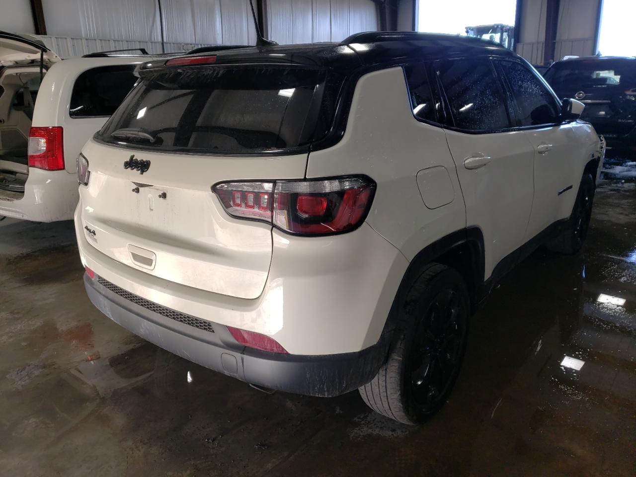 Фото 4 с аукциона – 2019 JEEP COMPASS LA с VIN 3C4NJDBBXKT741092