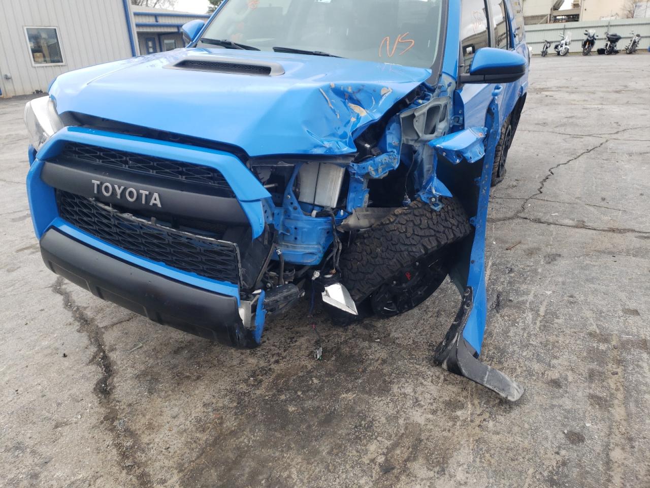 Photo 9 from auction – 2019 TOYOTA 4RUNNER SR with VIN JTEBU5JR6K5658429