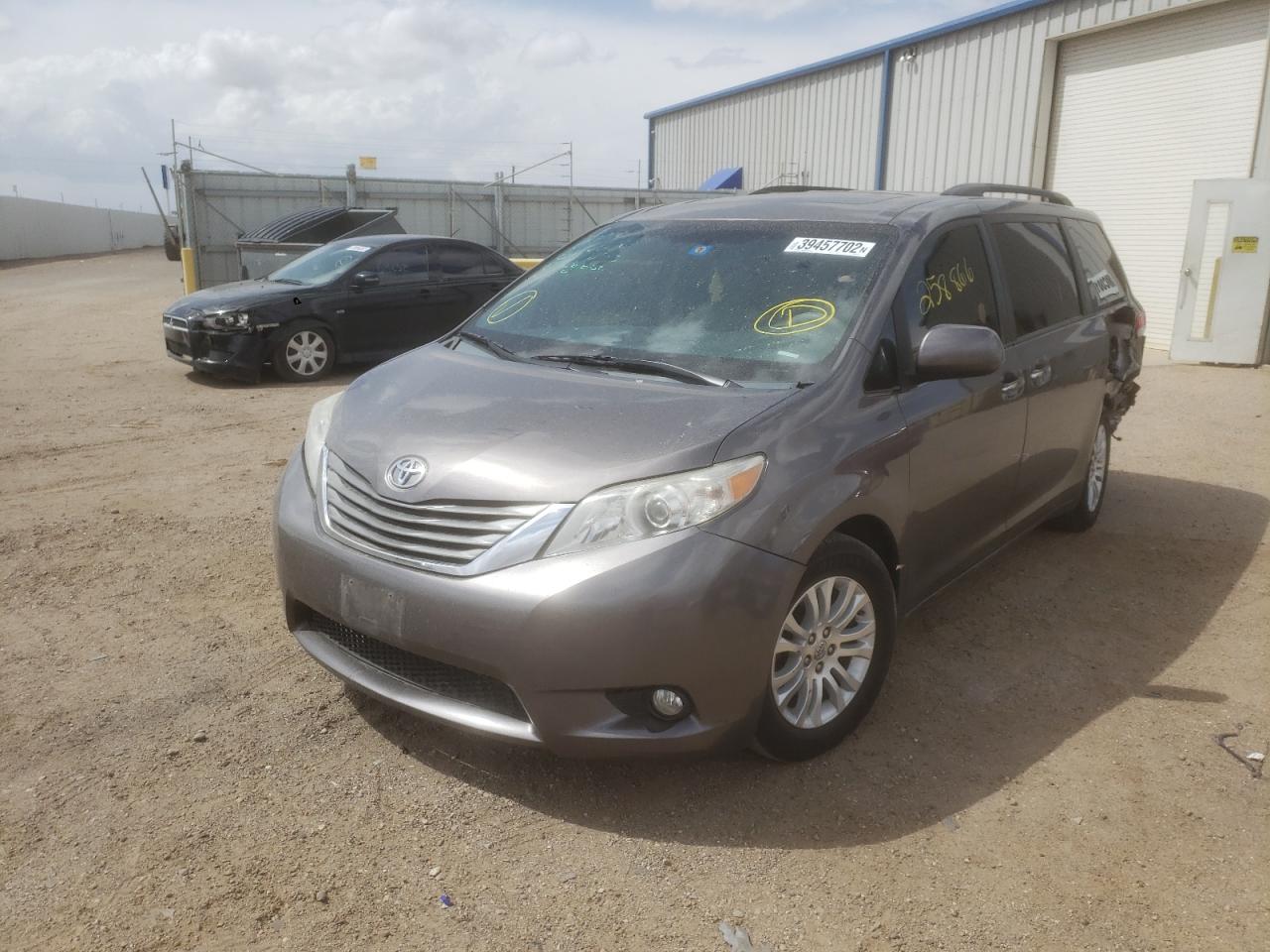 Photo 15 from auction – 2013 TOYOTA SIENNA XLE with VIN 5TDYK3DC8DS337716